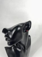 Cercei din argint decorat cu cristal roșu