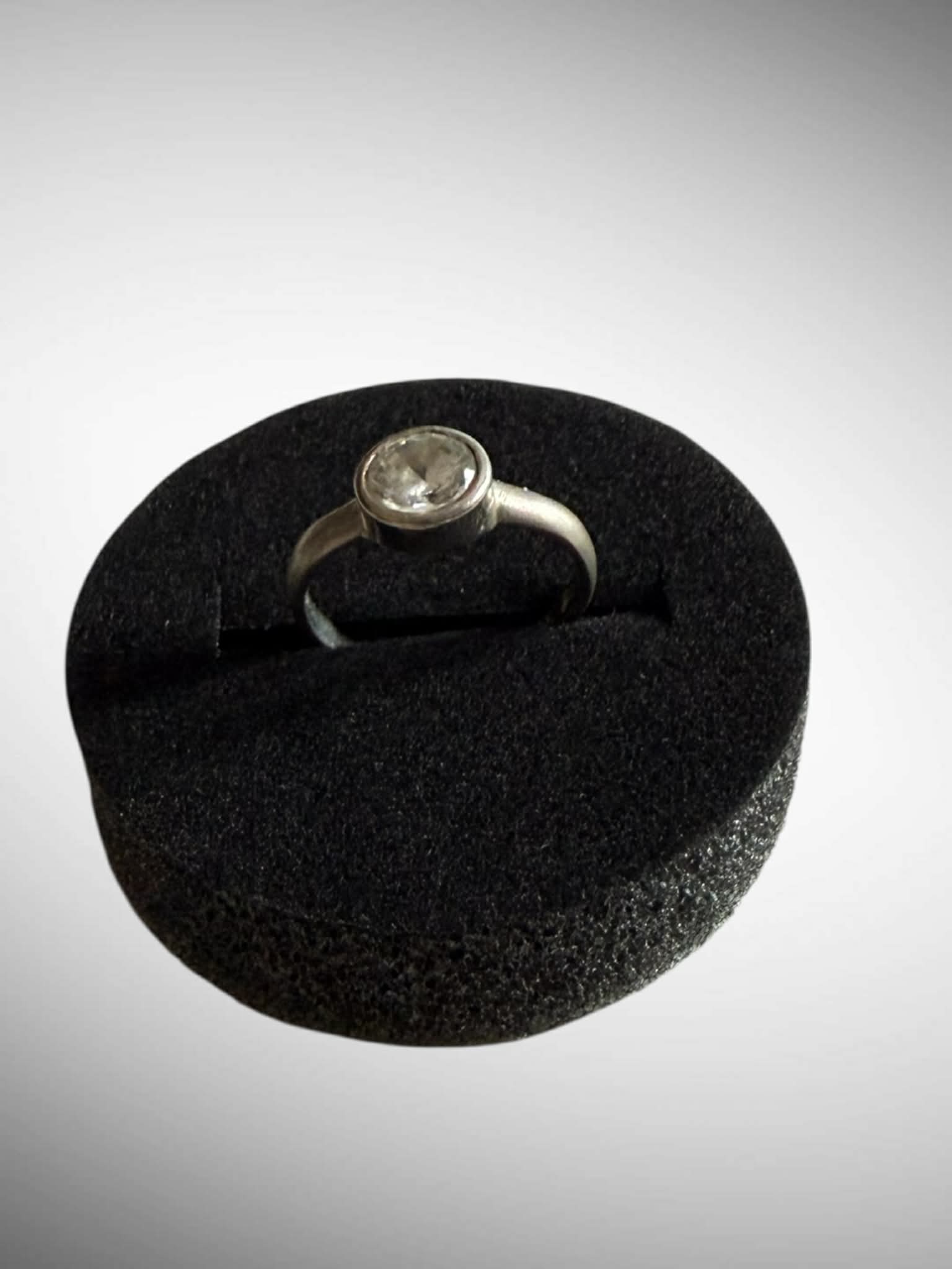 218ef08d-f999-4895-b7a8-09303e3b864e Inel Argint Stil Soliter 16,50 mm - imagine 1