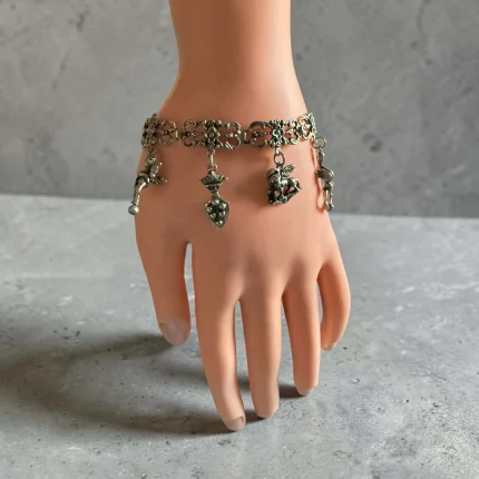 Bratara Renaissance Revival cu Charm-uri